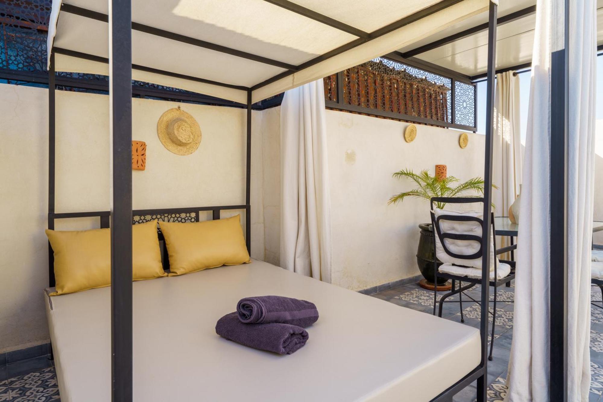 Riad 4 Chambres - Piscine & Petit Dejeuner Gratuit - Wifi Fibre Optique Marrakesh Eksteriør bilde