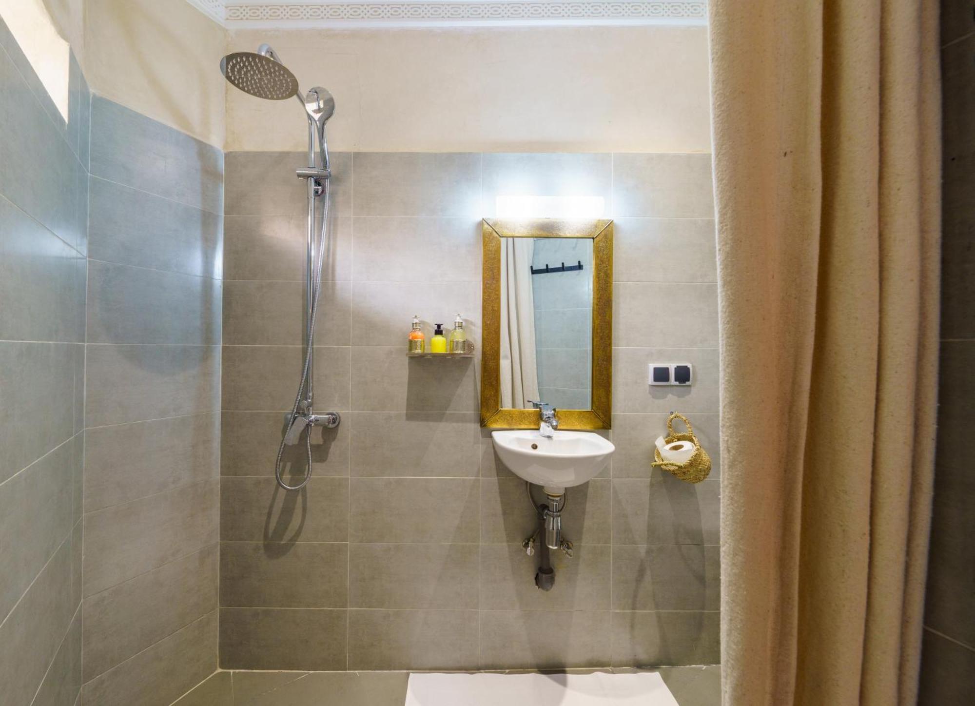 Riad 4 Chambres - Piscine & Petit Dejeuner Gratuit - Wifi Fibre Optique Marrakesh Eksteriør bilde